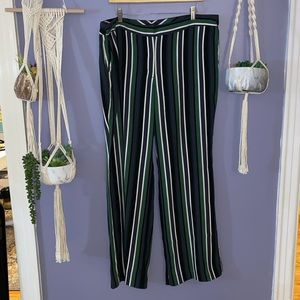 🤑❗️ MAKE AN OFFER - EVERYTHING MUST GO❗️✨ 
Stripped dress pants boot cut